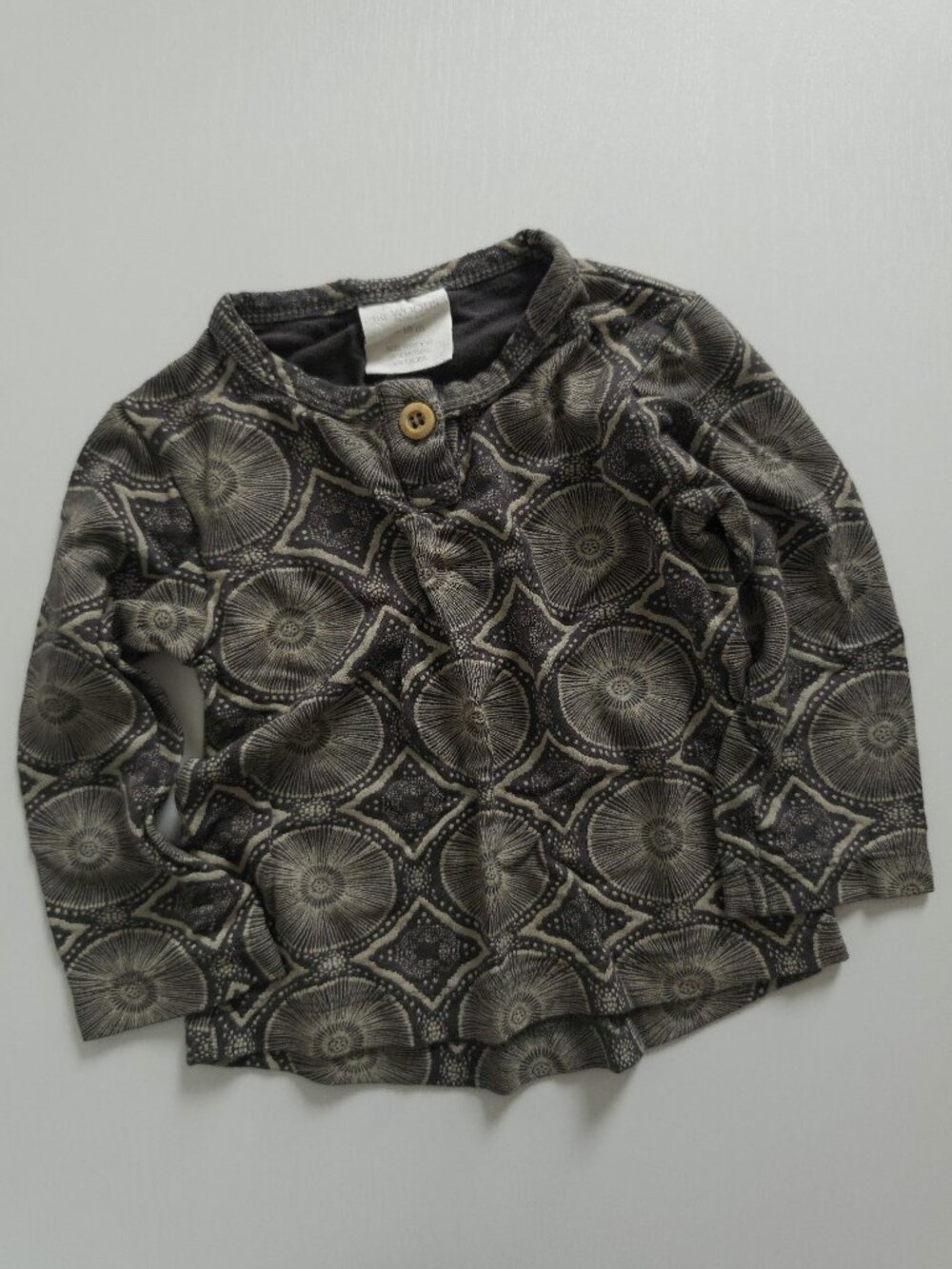 Kate Quinn Woods Beluga Batik 12-18 Months Long Sleeve Shirt Black Gray